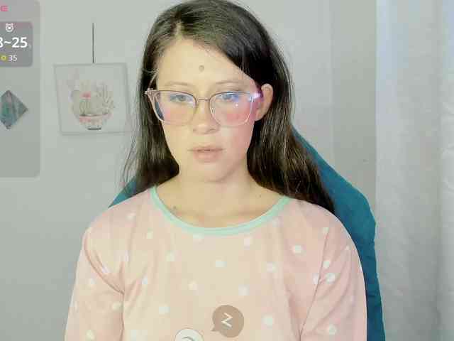 ZooeyBelair webcam