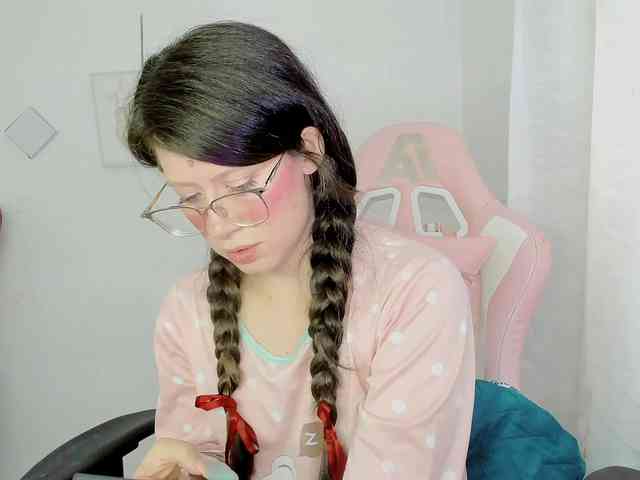 ZooeyBelair webcam