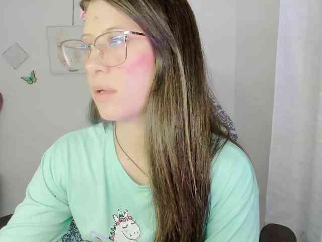 ZooeyBelair webcam