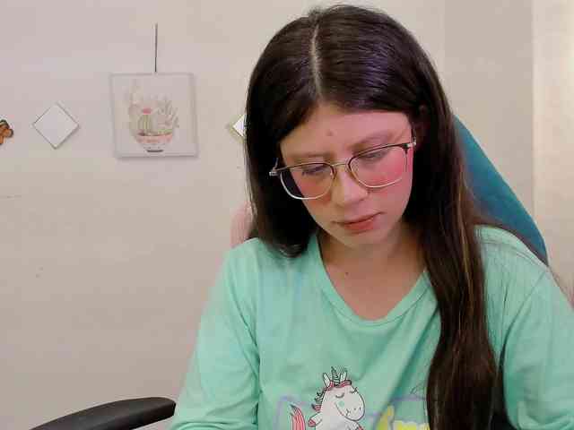 ZooeyBelair webcam