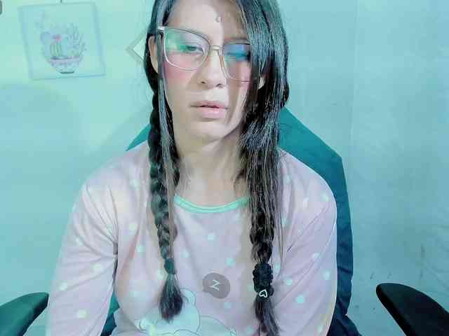 ZooeyBelair webcam