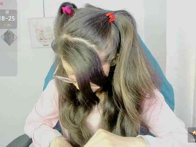 ZooeyBelair webcam