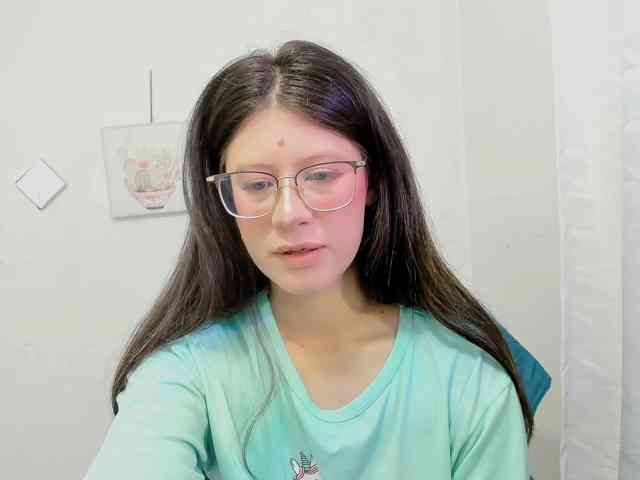 zooeybelair's live room