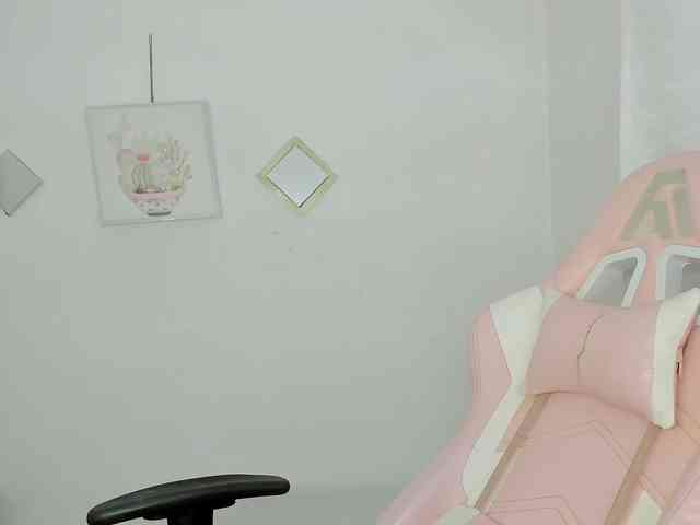 ZooeyBelair webcam