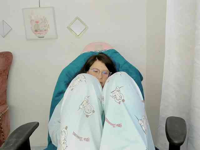 ZooeyBelair webcam