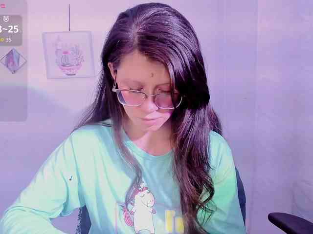 ZooeyBelair webcam