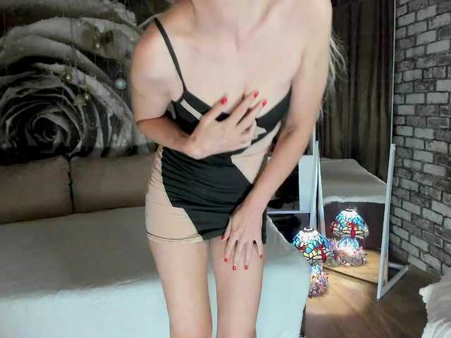 Eva-Melow live cam on BongaCams