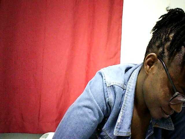 Pierra77 live cam on BongaCams