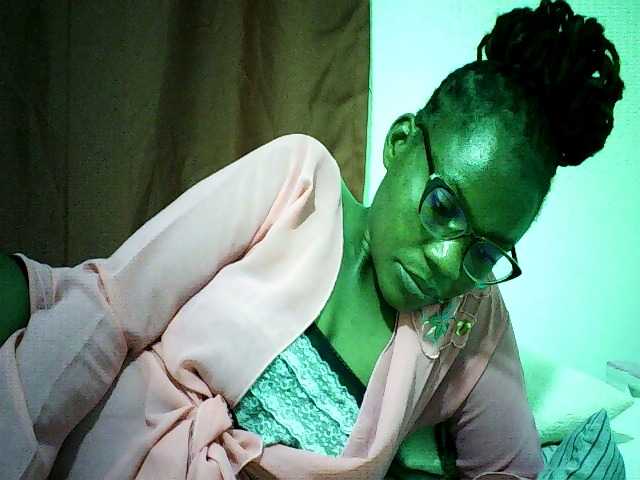 Pierra77 Live Cam and Statistics on UnifiedCams