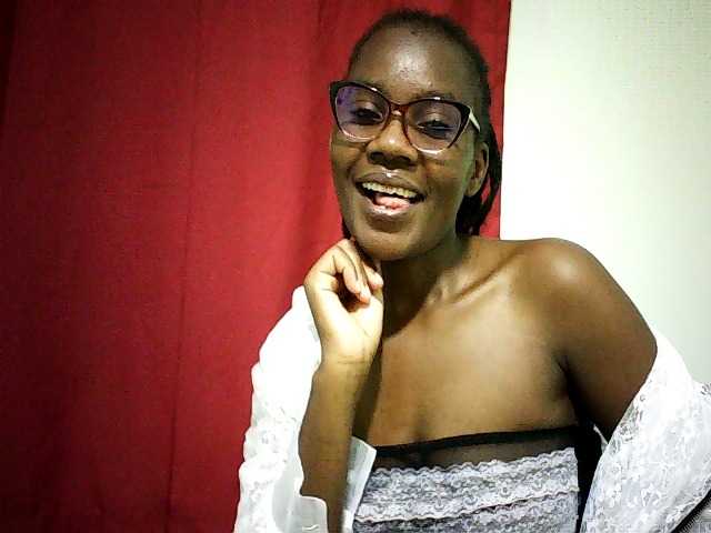 Pierra77 webcam bongacams model stream image