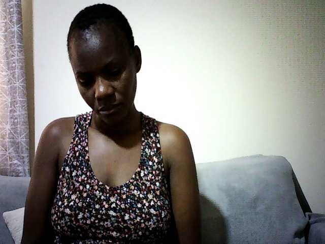 Pierra77 live cam on BongaCams