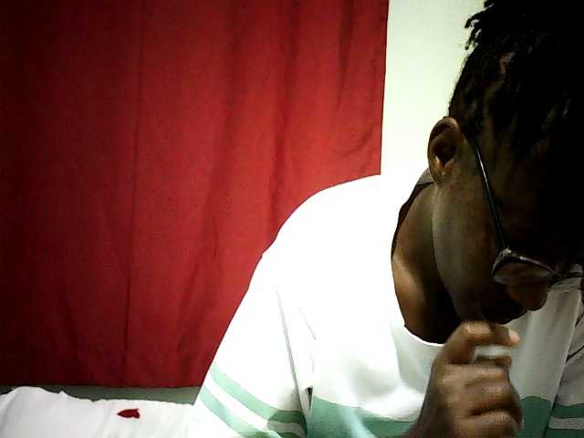 Pierra77 live cam on BongaCams