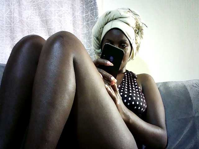 Pierra77 live webcam show