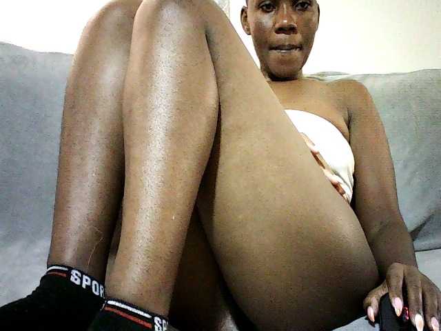 Pierra77 live webcam show