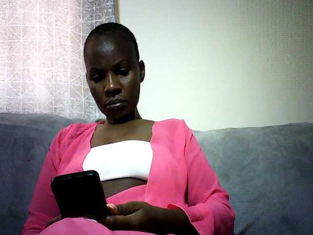 Pierra77 live cam on BongaCams