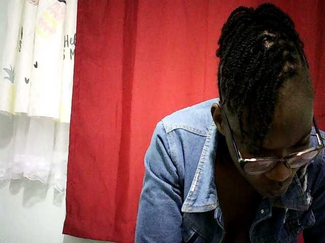 Pierra77 Live Cam on BongaCams