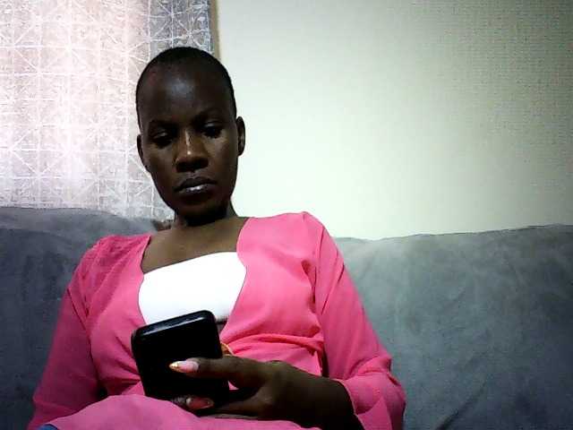 Pierra77 live cam on BongaCams