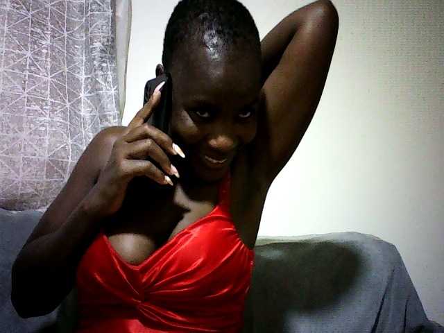 Pierra77 live cam on BongaCams