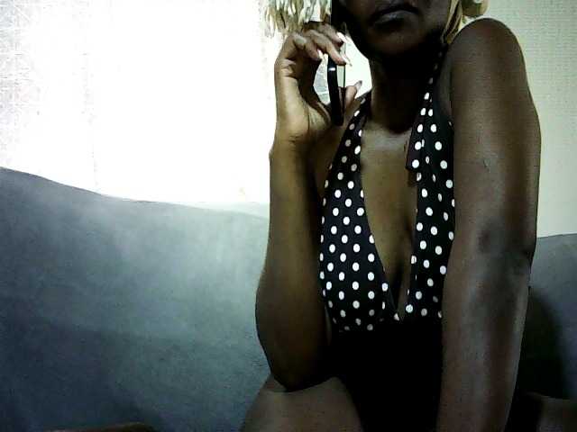 Pierra77 live webcam show