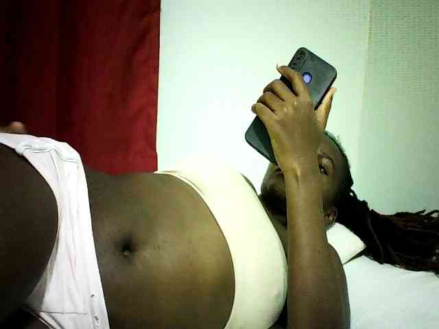 Pierra77 Live Webcam on BongaCams