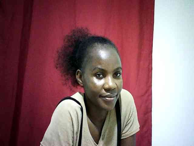 Pierra77 Live Webcam on BongaCams