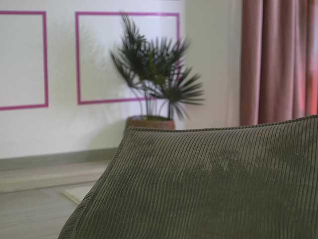 ellacandy live cam on BongaCams