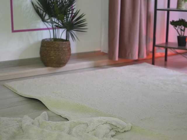 ellacandy live cam on BongaCams