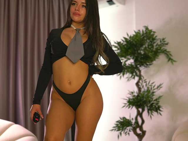 ellacandy live cam on BongaCams
