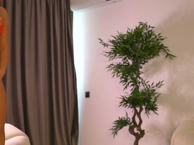 ellacandy live cam on BongaCams