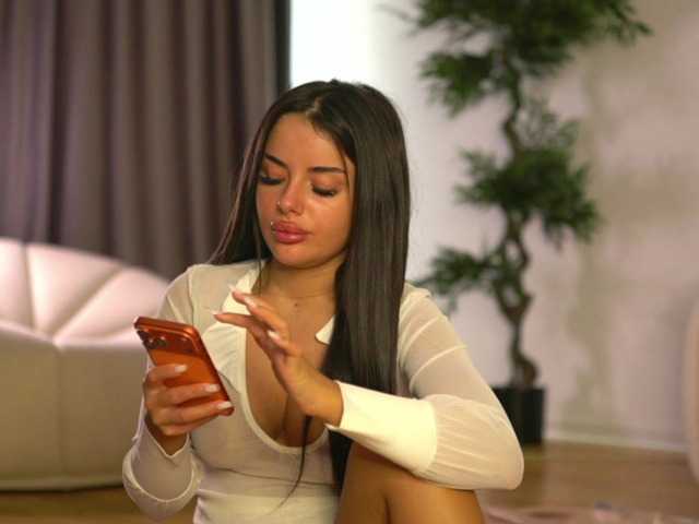 ellacandy live cam on BongaCams