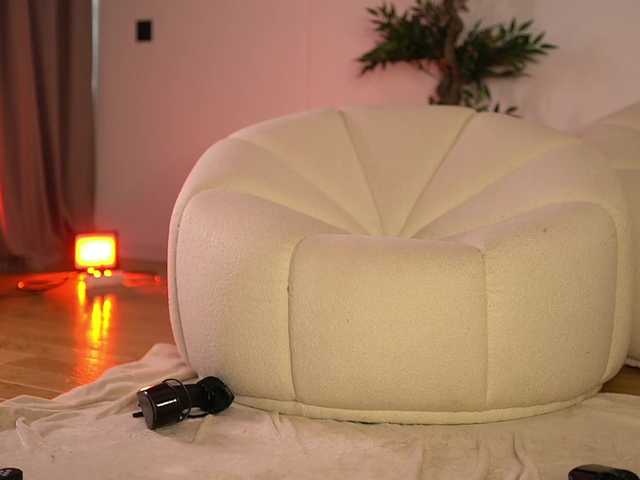 ellacandy live cam on BongaCams