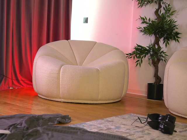 ellacandy live cam on BongaCams