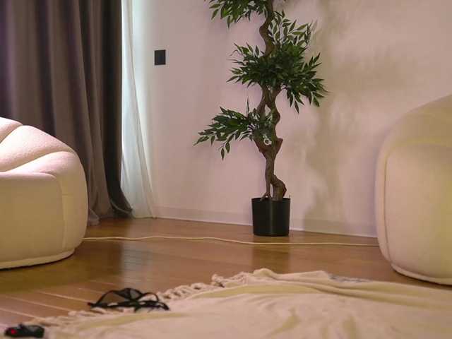 ellacandy live cam on BongaCams