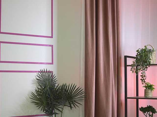 ellacandy's BongaCams show and profile