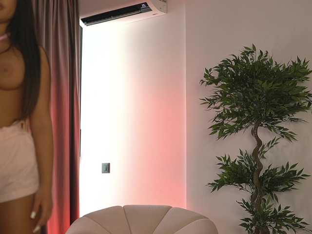 ellacandy live cam on BongaCams