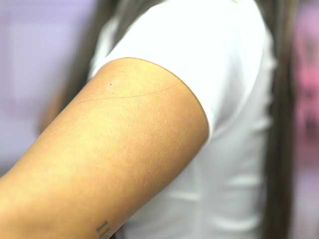 ellacandy's BongaCams show and profile