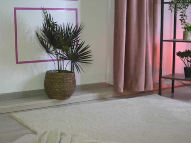 ellacandy live cam on BongaCams