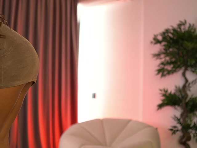 ellacandy live cam on BongaCams