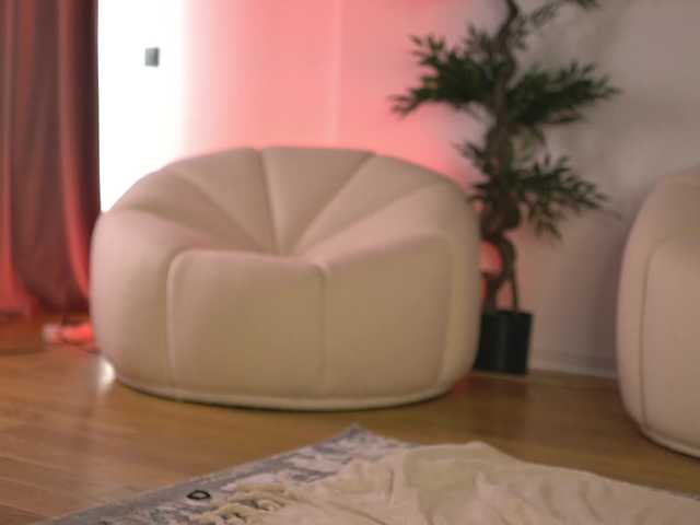 ellacandy live cam on BongaCams