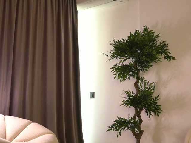 ellacandy live cam on BongaCams