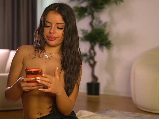 ellacandy live cam on BongaCams