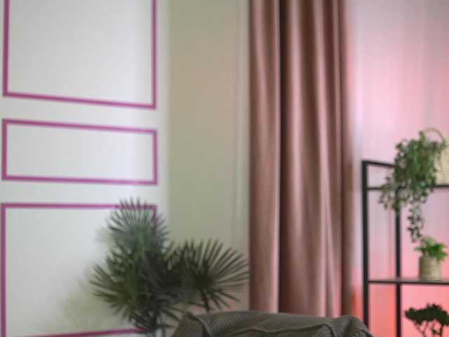 ellacandy's BongaCams show and profile