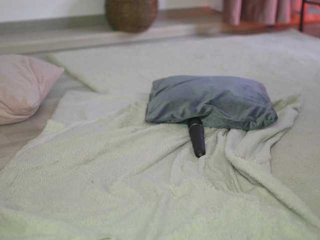 ellacandy live cam on BongaCams