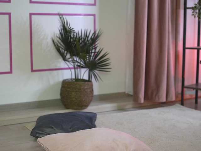 ellacandy live cam on BongaCams