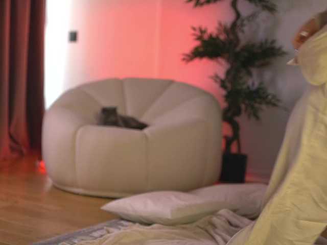 ellacandy live cam on BongaCams