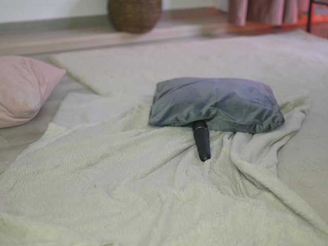 ellacandy live cam on BongaCams
