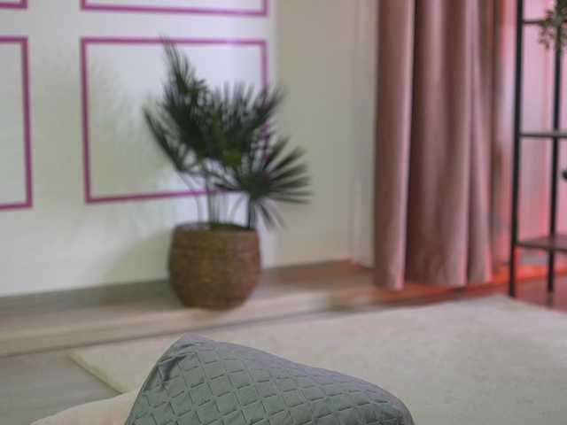 ellacandy live cam on BongaCams