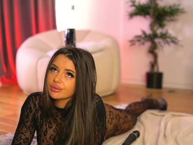ellacandy live cam on BongaCams