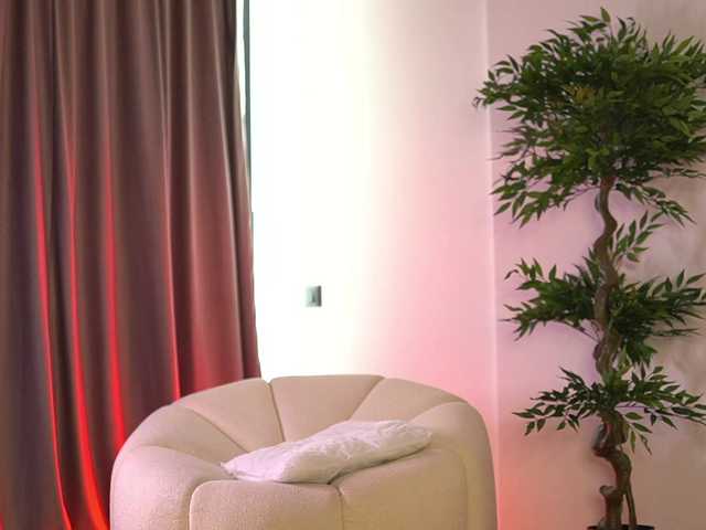 ellacandy live cam on BongaCams