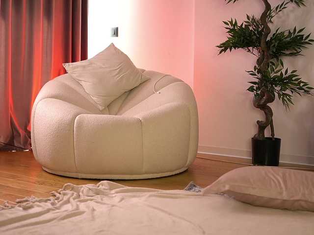 ellacandy live cam on BongaCams